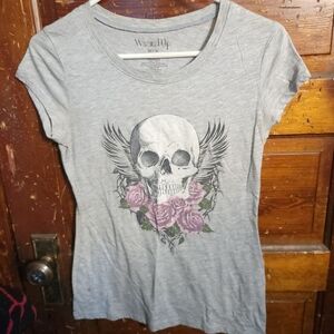 Wound Up Gray Graphic Fitted Tee